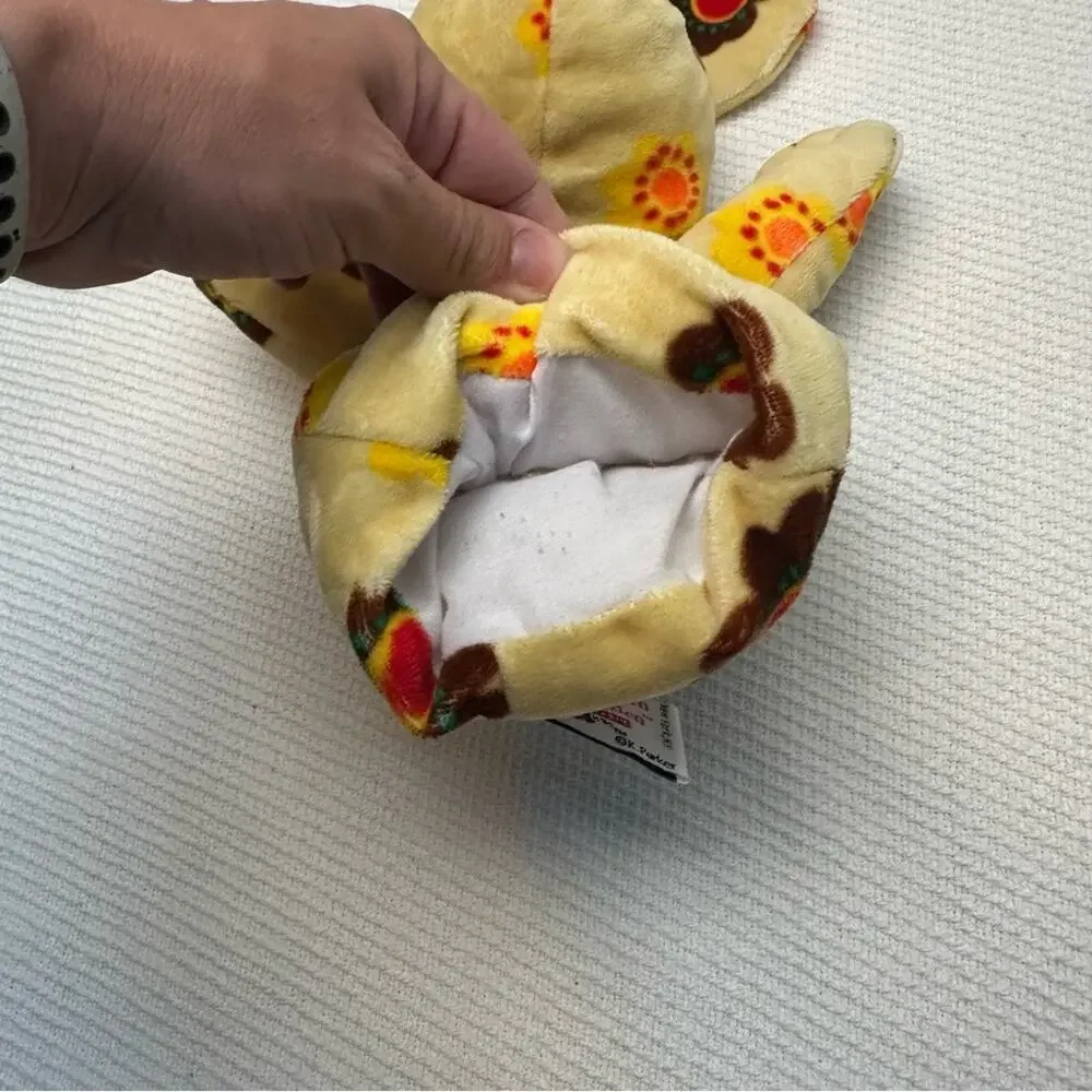 2007 Scholastic Side Kicks Counting in the Garden Yellow Dog Hand Puppet Plush